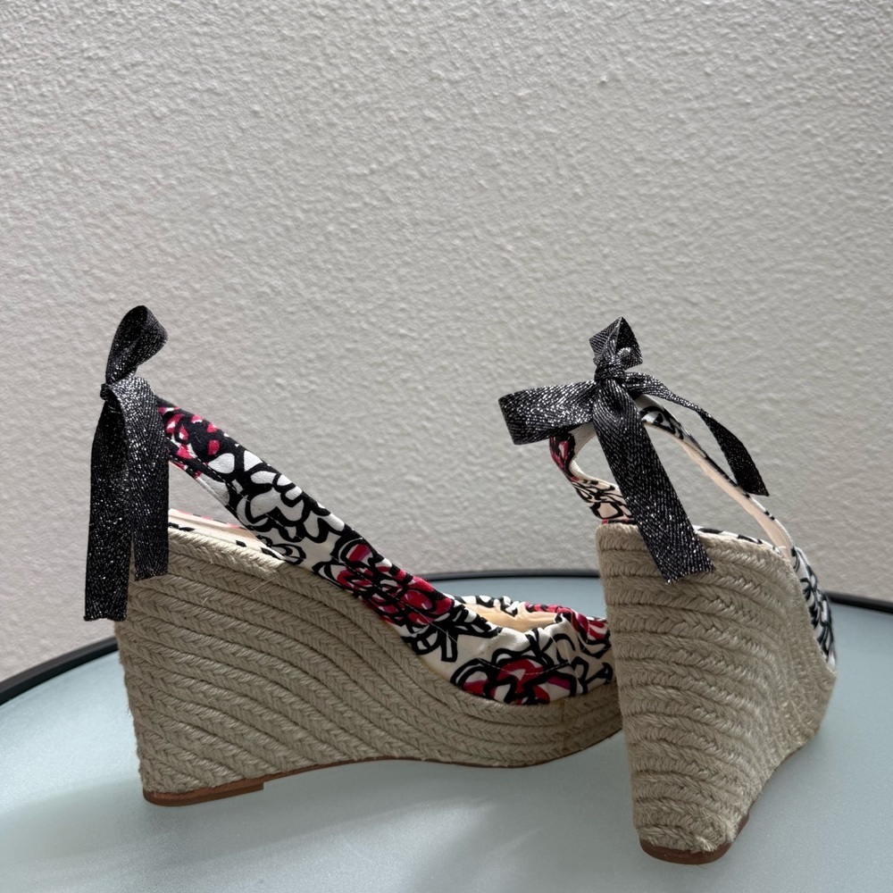 COACH White and Black Maritza Poppy Flower Cunha Espadrilles Sandals Size 8.5 - Picture 6 of 9